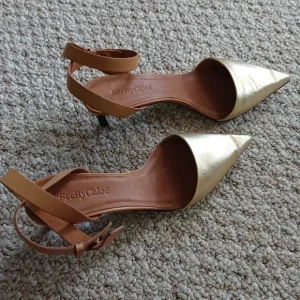 SEE BY CHLOE hera gold tone Ankle Strap Pump size 37