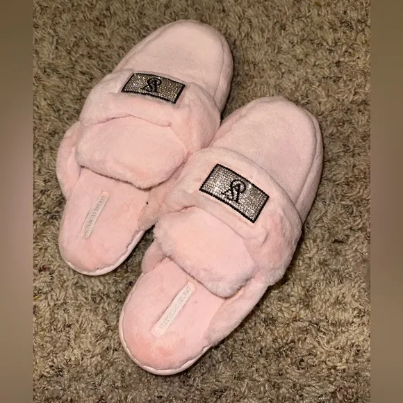 Sexy Victoria’s Secret size large sexy shiny diamond studded slippers ✨🩷