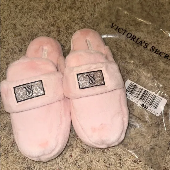 Sexy Victoria’s Secret size large sexy shiny diamond studded slippers ✨🩷