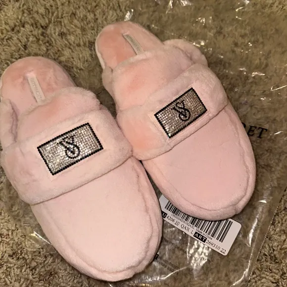 Sexy Victoria’s Secret size large sexy shiny diamond studded slippers ✨🩷