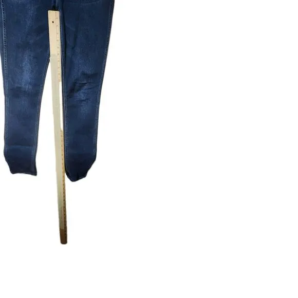 Silver Suki Men Size 29w x34L Blue Demin Elyse Straight Jeans
