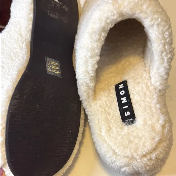 SIMONE MILLER BUBBLE CLOG IN CREAM SHEARLING 39