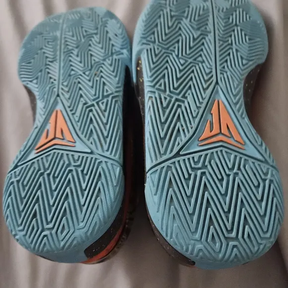 Size 5Y Nike Ja 1 Mandarin Orange Sneakers