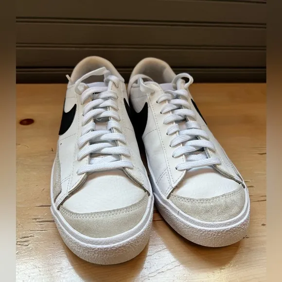 Size 6.5 (GS) - Nike Blazer Low 77 White Black