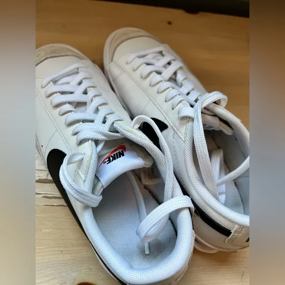 Size 6.5 (GS) - Nike Blazer Low 77 White Black