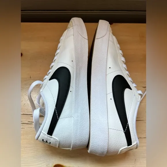 Size 6.5 (GS) - Nike Blazer Low 77 White Black