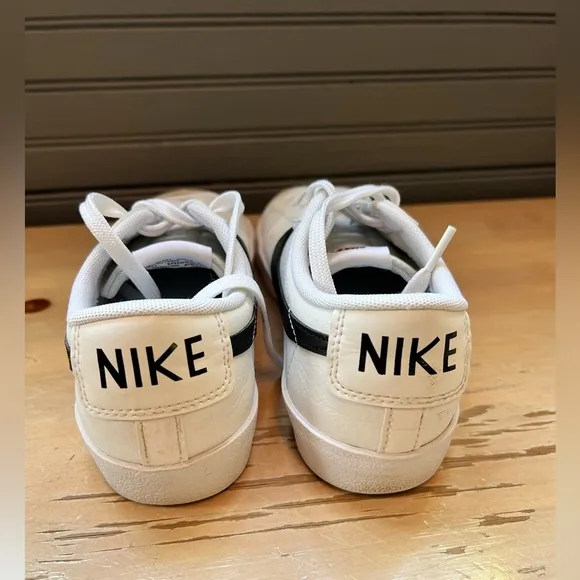 Size 6.5 (GS) - Nike Blazer Low 77 White Black