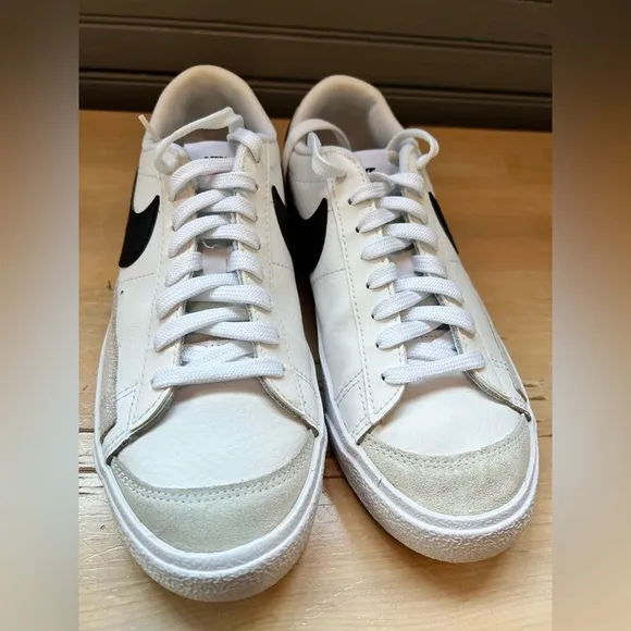 Size 6.5 (GS) - Nike Blazer Low 77 White Black