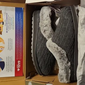 Skechers BOBS Keepsakes Ice Angel Charcoal Slippers Cable Knit Faux Fur 8.5 Wide