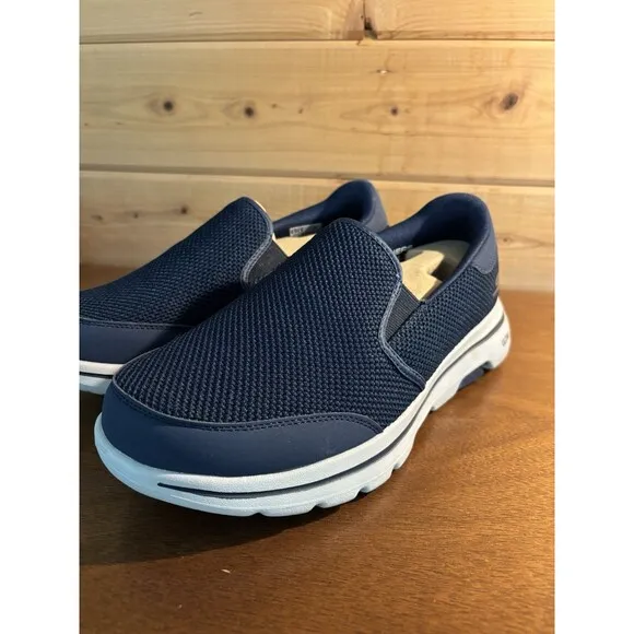 Skechers Men 9 Extra Wide “Go Walk 5” Air Cool Insole Cushioned Navy Slip On New