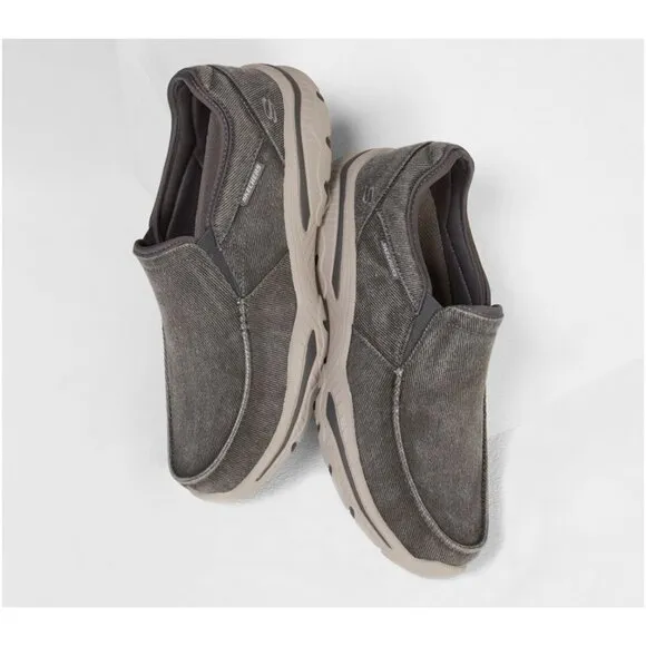 SKechers  Men's  slip on shoes