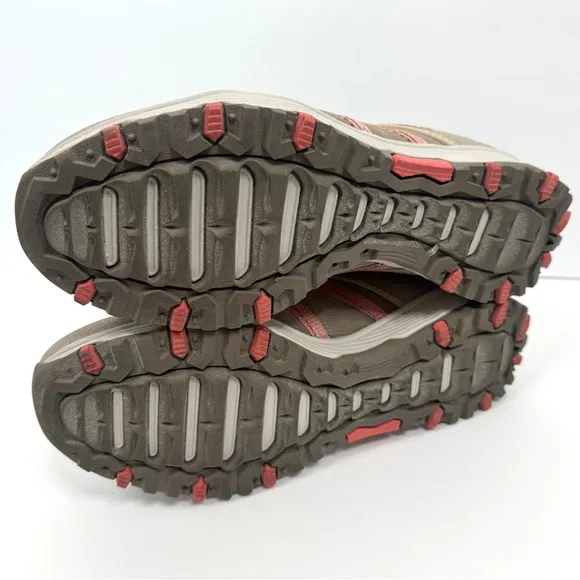 SKECHERS Seager Hiker Shoes Sneakers NEW Size 10 Taupe Water Repellent
