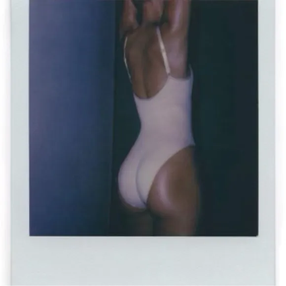 Skims Scultping Bodysuit With Snaps