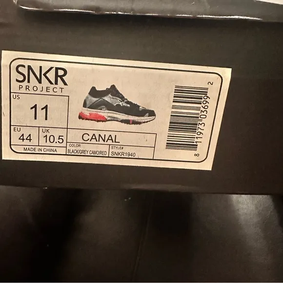 SNKR PROJECT  CANAL SNEAKER // BLACK   GRAY CAMO   RED