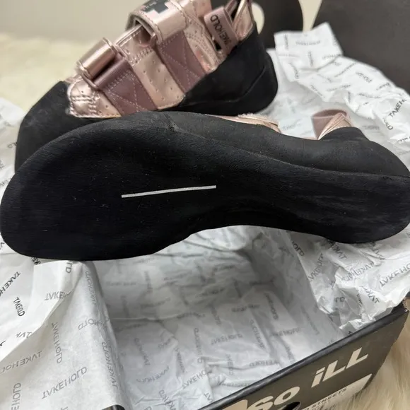 So iLL | NEW &quot;Holds Tokyo Streets&quot; Rock Climbing Shoes in Rose Gold