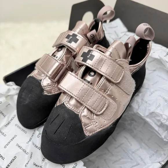 So iLL | NEW &quot;Holds Tokyo Streets&quot; Rock Climbing Shoes in Rose Gold