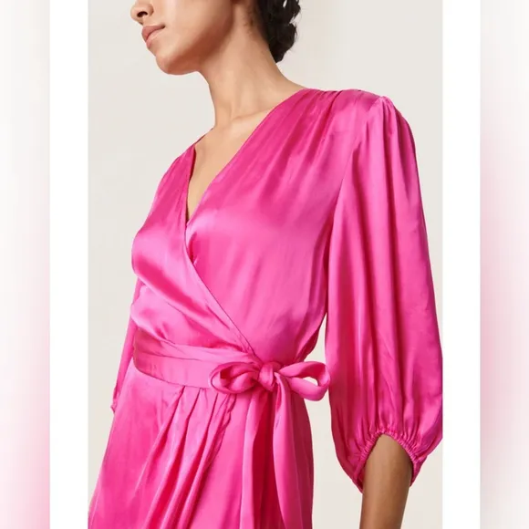 Soaked in Luxury NWT Fuchsia Fedora Wrap Dress size Small