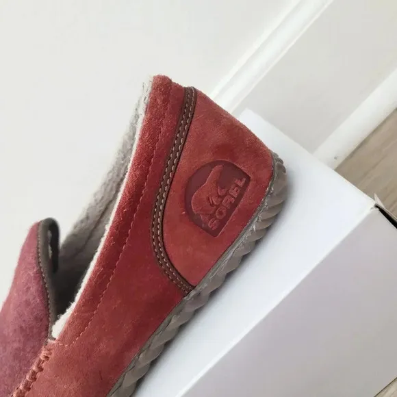 SOREL Burgundy Rust Dude Moc Suede Faux Fur House Shoes Moccasin Slippers 9