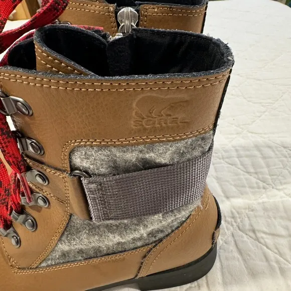 Sorel Emelie Conquest Waterproof Moto Lace Up Boot Brown Leather Wool Girls 5