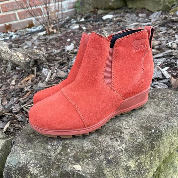SOREL Evie Waterproof Suede Ankle Boots in Warp Red Size 7.5