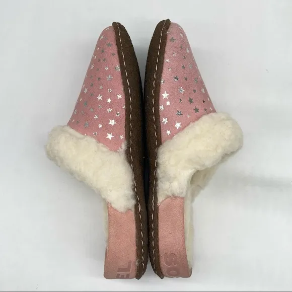 Sorel Girls Nakiska Slide II Slippers in Faux Pink Silver Stars size Youth 4 NEW