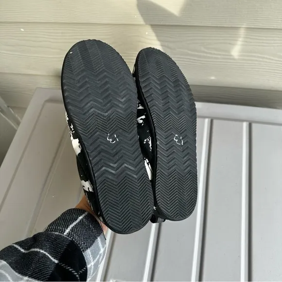 Sorel Go Bodega Faux Fur Lined Slippers Black White Pink Trim Size 9 Women’s