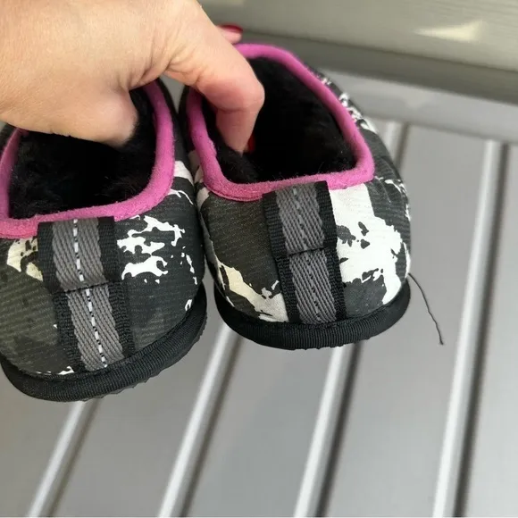 Sorel Go Bodega Faux Fur Lined Slippers Black White Pink Trim Size 9 Women’s