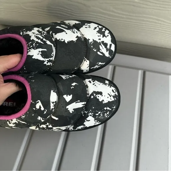Sorel Go Bodega Faux Fur Lined Slippers Black White Pink Trim Size 9 Women’s