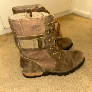 Sorel Major Carly Ankle Boots Combat Side Zip Lace Up Womens 7 Nutmeg Flax Tan