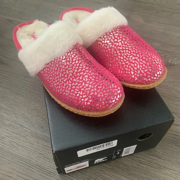 Sorel Nakiska Slide II Faux Fur Slippers Youth Size 6/EU 38 - Cactus Pink - NWB