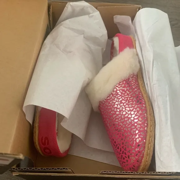 Sorel Nakiska Slide II Faux Fur Slippers Youth Size 6/EU 38 - Cactus Pink - NWB