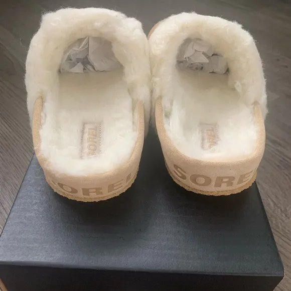 Sorel Nakiska Slide II Faux Fur Slippers Youth Size 7/EU 39 - Ceramic Gum - NWB