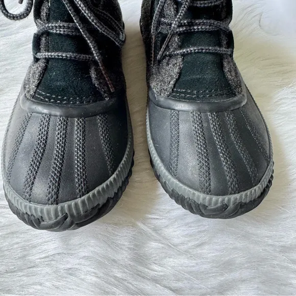 Sorel Out N About Plus Gray Black Waterproof Lace-Up Insulated Duck Boots S 7.5