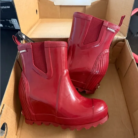 Sorel Red Winter Rain Boots with Chunky Sole