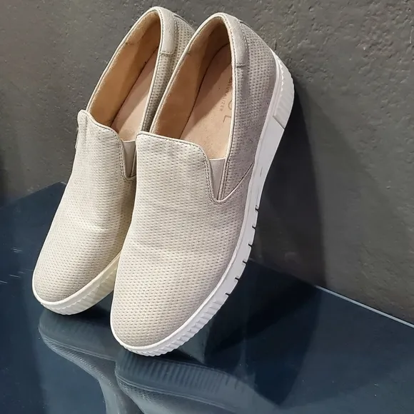 SOUL Naturalizer Women's Tia Slip-On Sneakers Beige