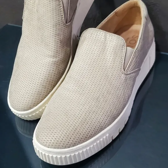 SOUL Naturalizer Women's Tia Slip-On Sneakers Beige
