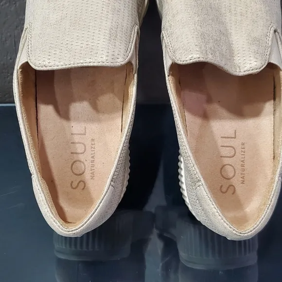 SOUL Naturalizer Women's Tia Slip-On Sneakers Beige