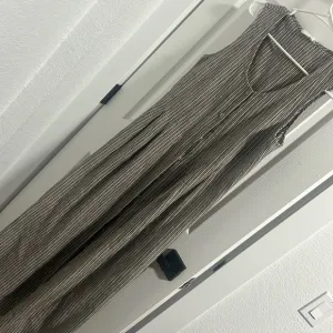 Spencer Tyler striped minimalist maxi linen dress, size M