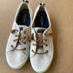 Sperry Tan Canvas sailing Shoes with leather laces, size 9.5