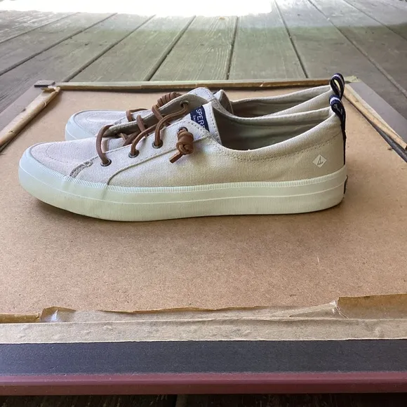 Sperry Tan Canvas sailing Shoes with leather laces, size 9.5