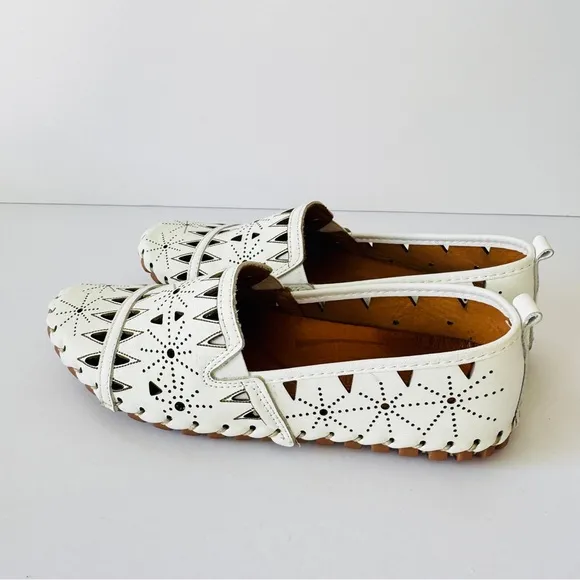 Spring Step Fusaro Flats Womens Slip On Shoes Leather White Sz 39 Loafer Casual
