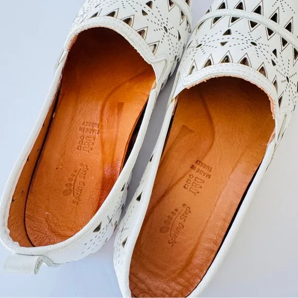 Spring Step Fusaro Flats Womens Slip On Shoes Leather White Sz 39 Loafer Casual