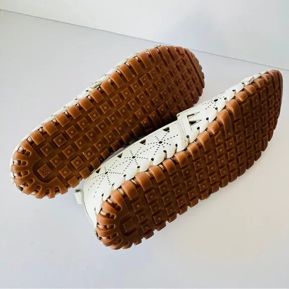 Spring Step Fusaro Flats Womens Slip On Shoes Leather White Sz 39 Loafer Casual