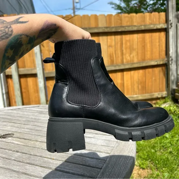 Steve Madden: Hutch Black Ankle Boots size 7.5