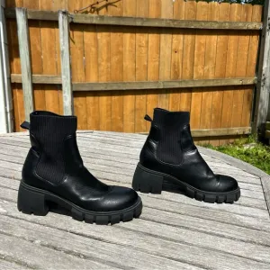 Steve Madden: Hutch Black Ankle Boots size 7.5