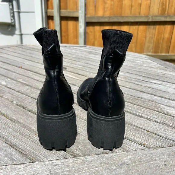 Steve Madden: Hutch Black Ankle Boots size 7.5