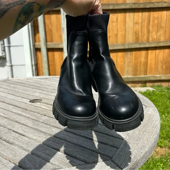 Steve Madden: Hutch Black Ankle Boots size 7.5