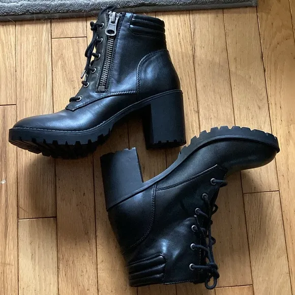 Steve Madden Women's NYDIAA Zip and Lace Up Ankle Boots Size 8.5 NWOT