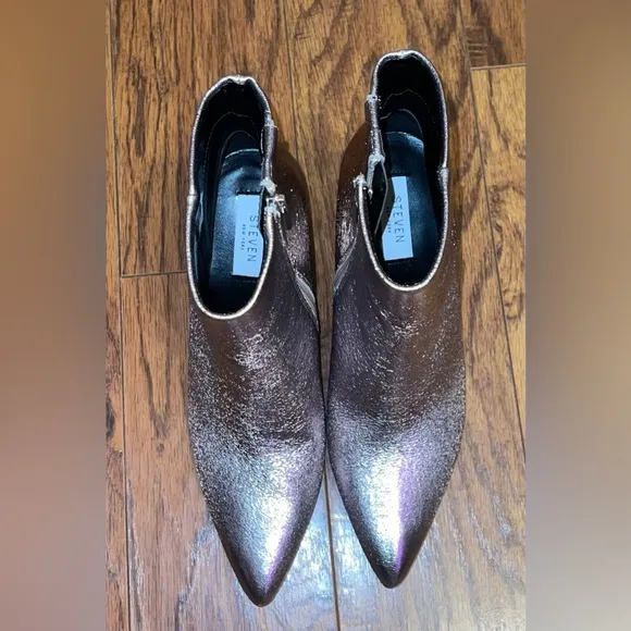 Steven New York Silver Ankle Boots - 9