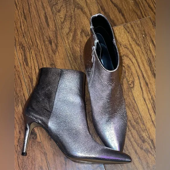 Steven New York Silver Ankle Boots - 9